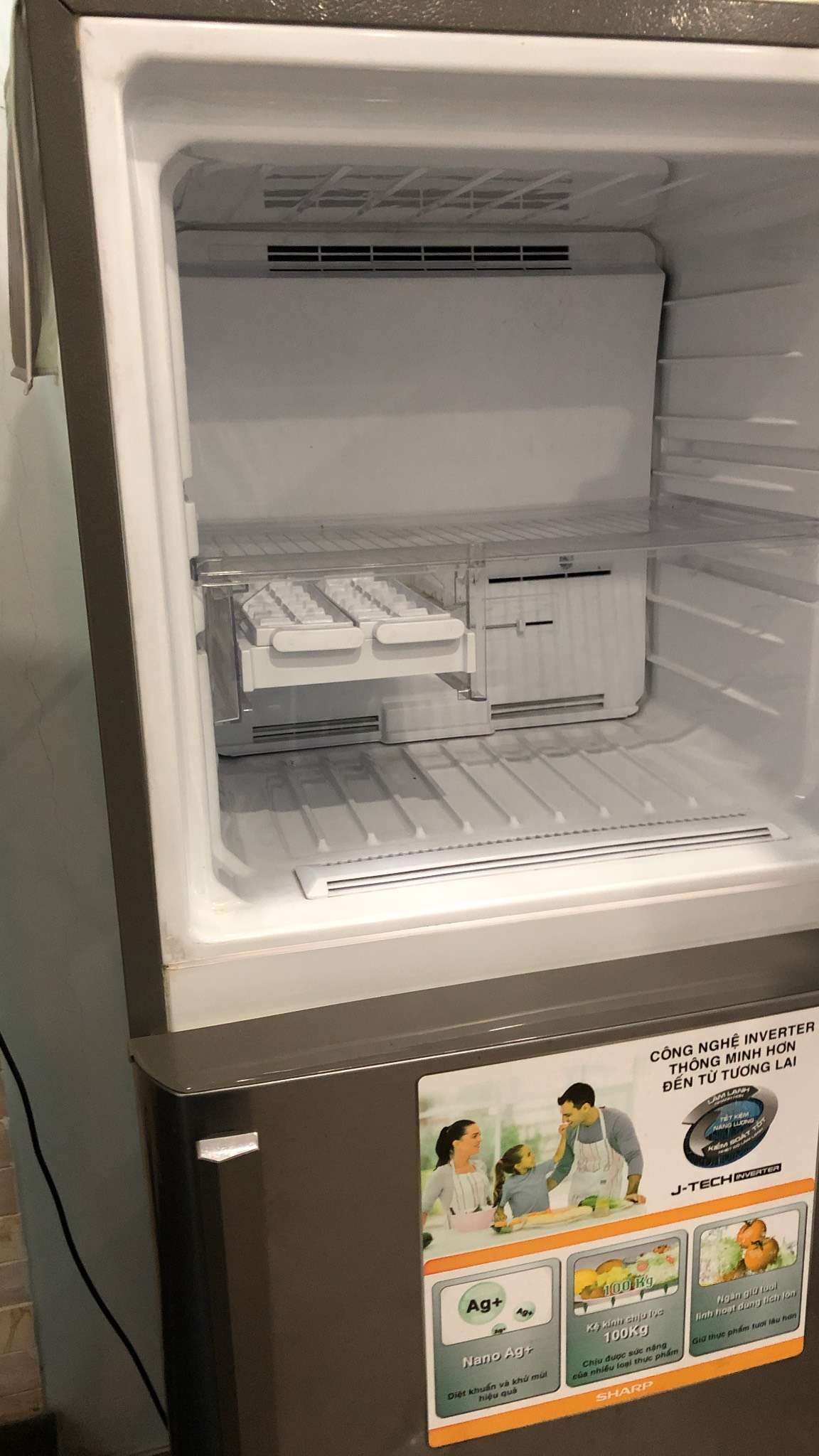 Tủ lạnh chạy ngắt liên tục do dâu? Cách khắc phục