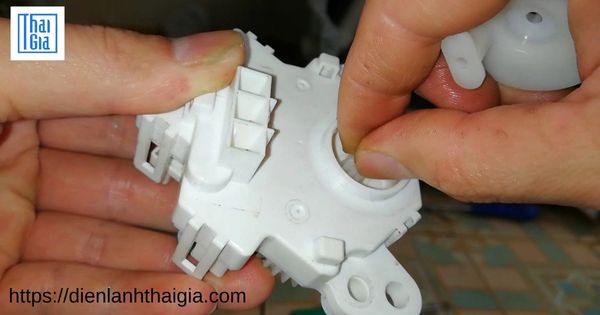 máy giặt Sanyo bị lỗi không xả nước