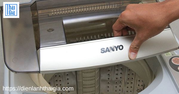 máy giặt Sanyo báo lỗi U4